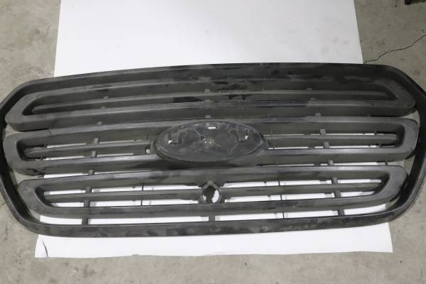 FORD CUSTOM 300 L 155 PS ÇIKMA PARÇA TRANSİT V363 ÖN ORTA IZGARA